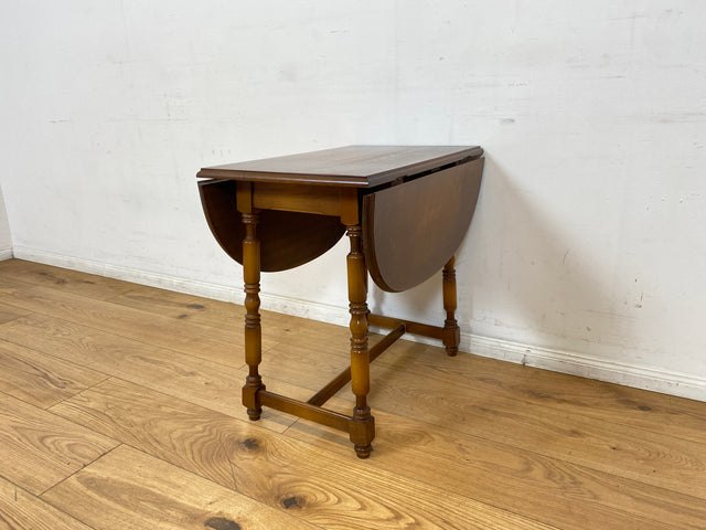 WMK I Versand möglich I Hübscher und gut erhaltener kleiner Vintage Klapptisch I ovaler Tisch Küchentisch Holztisch Esstisch Beistelltisch Couchtisch Ablage Retro Stilmöbel Berlin Leipzig Brandenburg