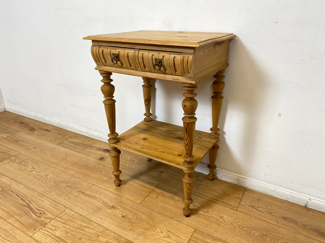 WMK I Wunderschöner kleiner antiker Nähtisch I Vollholz mit Schubladen und handgedrechselten Füßen I Nähkommode Kommode Beistelltisch Flurkommode Weichholz Biedermeier Vintage Berlin Regensburg Bremen