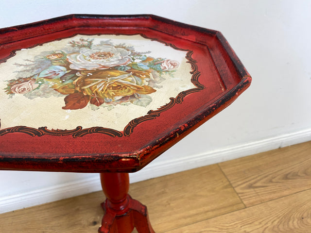WMK # Wunderschöner und gut erhaltener kleiner runder skandinavischer Stilmöbel Beistelltisch in Rot mit floralem Bild handbemalt # Tischchen Couchtisch Ablage Blumentisch Blumensäule Vintage 60er