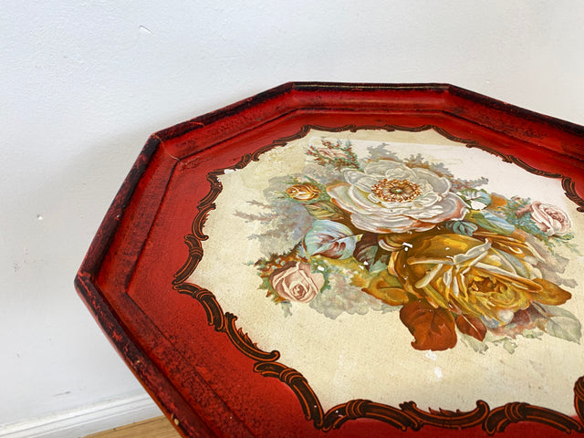 WMK # Wunderschöner und gut erhaltener kleiner runder skandinavischer Stilmöbel Beistelltisch in Rot mit floralem Bild handbemalt # Tischchen Couchtisch Ablage Blumentisch Blumensäule Vintage 60er