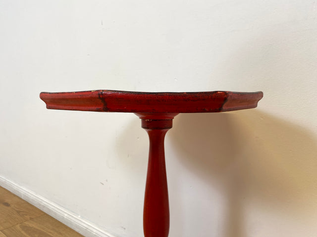 WMK # Wunderschöner und gut erhaltener kleiner runder skandinavischer Stilmöbel Beistelltisch in Rot mit floralem Bild handbemalt # Tischchen Couchtisch Ablage Blumentisch Blumensäule Vintage 60er