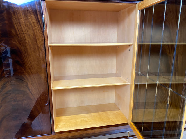WMK I Besonders schöner dunkler & langer Mid-Century Wohnzimmerschrank mit Vitrine, Bar & Schubladen I Schrank Highboard Sideboard Anrichte Vintage 50er 6er Rockabilly Berlin Leipzig Stuttgart Bremen