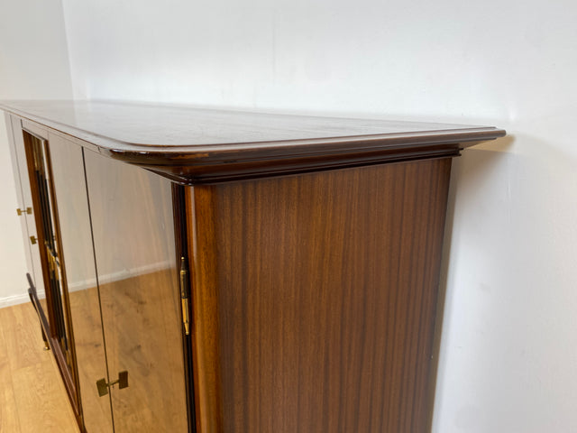 WMK I Besonders schöner dunkler & langer Mid-Century Wohnzimmerschrank mit Vitrine, Bar & Schubladen I Schrank Highboard Sideboard Anrichte Vintage 50er 6er Rockabilly Berlin Leipzig Stuttgart Bremen