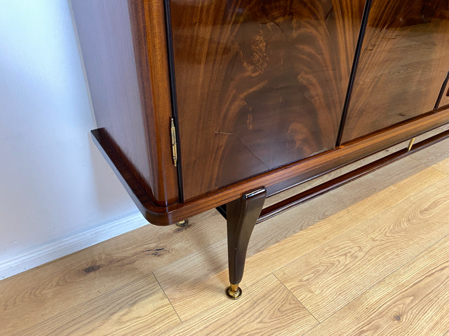 WMK I Besonders schöner dunkler & langer Mid-Century Wohnzimmerschrank mit Vitrine, Bar & Schubladen I Schrank Highboard Sideboard Anrichte Vintage 50er 6er Rockabilly Berlin Leipzig Stuttgart Bremen
