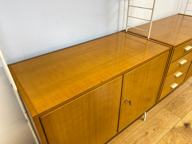 WMK I Kultiges modulares DDR Stringregal Babett aus 1970 mit Vitrine & Kommoden I Regalsystem Leitermöbel String Regal Bücherregal Bücherschrank Regalwand Sideboard Mid-Century Vintage VEB 60er 70er