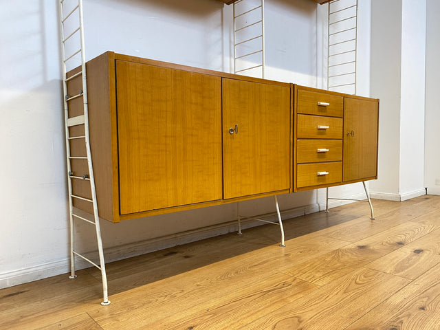 WMK I Kultiges modulares DDR Stringregal Babett aus 1970 mit Vitrine & Kommoden I Regalsystem Leitermöbel String Regal Bücherregal Bücherschrank Regalwand Sideboard Mid-Century Vintage VEB 60er 70er