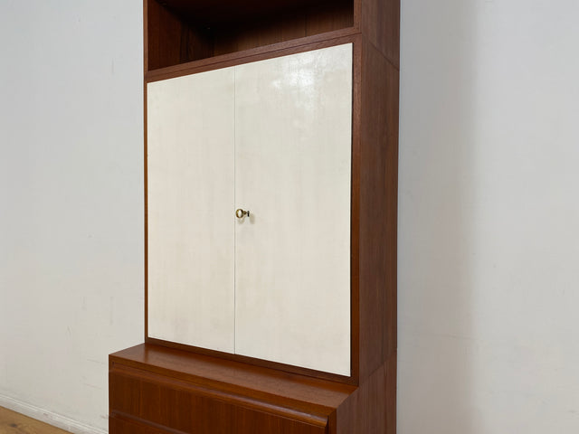 WMK # Stilvolles & gut erhaltenes modulares Mid-Century Highboard, Vollholz in Teak, mit später weißer Lackierung # Schrank Bücherschrank Regalwand Schrankwand Regal Sideboard Kommode Teakholz Vintage