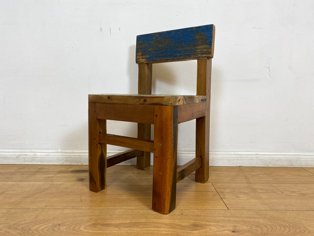 Boatwood by WMK I Einzigartiger & nachhaltiger bunter Kinderstuhl aus altem Bootsholz I handgefertigtes Unikat aus massivem Teakholz I Kinder Stuhl Holzstuhl Kindermöbel Kindersitz Treibholz I Versand