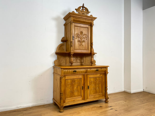 WMK # Elegante und gut erhaltene nordische antike Aufsatzanrichte aus vollem Holz mit handgeschnitzter Ornamentik # Anrichte Aufsatzbuffet Bauernschrank Buffet Büfett Barock Weichholz Vintage Berlin