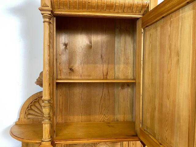 WMK # Elegante und gut erhaltene nordische antike Aufsatzanrichte aus vollem Holz mit handgeschnitzter Ornamentik # Anrichte Aufsatzbuffet Bauernschrank Buffet Büfett Barock Weichholz Vintage Berlin