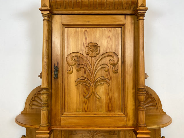 WMK # Elegante und gut erhaltene nordische antike Aufsatzanrichte aus vollem Holz mit handgeschnitzter Ornamentik # Anrichte Aufsatzbuffet Bauernschrank Buffet Büfett Barock Weichholz Vintage Berlin