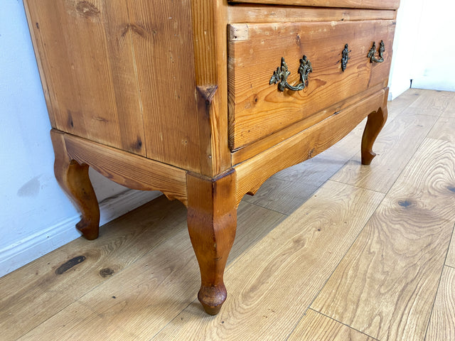 WMK I Wunderschöne nordische antike Kommode aus vollem Holz mit Schubladen und Messinggriffen I Schubladenkommode Wäschekommode Schrank Wickelkommode Chest Weichholz Barock Rokoko Vintage Berlin Köln