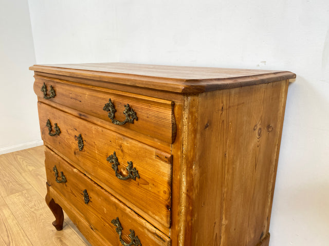WMK I Wunderschöne nordische antike Kommode aus vollem Holz mit Schubladen und Messinggriffen I Schubladenkommode Wäschekommode Schrank Wickelkommode Chest Weichholz Barock Rokoko Vintage Berlin Köln