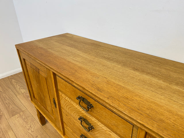WMK # Hochwertiges & sehr gut erhaltenes nordisches Vintage Sideboard aus massivem Eichenholz in antikem Stil mit Schubladen # Schrank Kommode Wäschekommode Anrichte TV-Board Fernsehschrank Stilmöbel