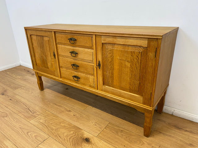 WMK # Hochwertiges & sehr gut erhaltenes nordisches Vintage Sideboard aus massivem Eichenholz in antikem Stil mit Schubladen # Schrank Kommode Wäschekommode Anrichte TV-Board Fernsehschrank Stilmöbel