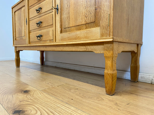 WMK # Hochwertiges & sehr gut erhaltenes nordisches Vintage Sideboard aus massivem Eichenholz in antikem Stil mit Schubladen # Schrank Kommode Wäschekommode Anrichte TV-Board Fernsehschrank Stilmöbel