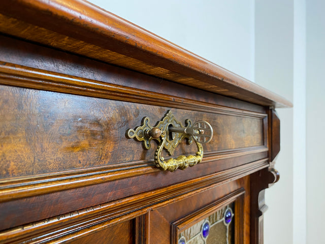 WMK # Sehr seltenes nordisches antikes Vertiko mit kunstvollen Bleiglas Fenstern, Vollholz, um 1890 # Schrank  Bücherschrank Büchervitrine Vitrine Wäscheschrank Kommode Gründerzeit Jugendstil Vintage