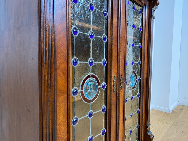 WMK # Sehr seltenes nordisches antikes Vertiko mit kunstvollen Bleiglas Fenstern, Vollholz, um 1890 # Schrank  Bücherschrank Büchervitrine Vitrine Wäscheschrank Kommode Gründerzeit Jugendstil Vintage