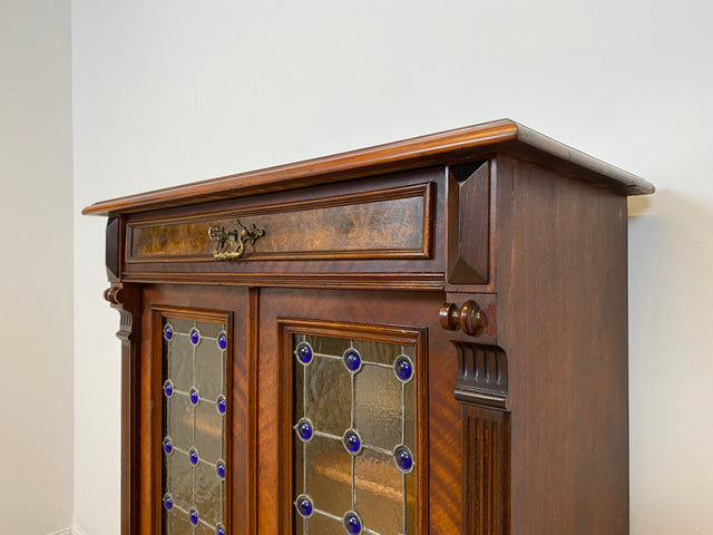 WMK # Sehr seltenes nordisches antikes Vertiko mit kunstvollen Bleiglas Fenstern, Vollholz, um 1890 # Schrank  Bücherschrank Büchervitrine Vitrine Wäscheschrank Kommode Gründerzeit Jugendstil Vintage
