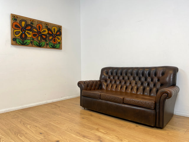 WMK I Charaktervolles original Englisches Chesterfield Sofa mit handgeknöpftem gestepptem Echt Leder Bezug und perfekter Patina I Sofa Couch Ledersofa Ledercouch 3-Sitzer Sitzgarnitur Leather Vintage