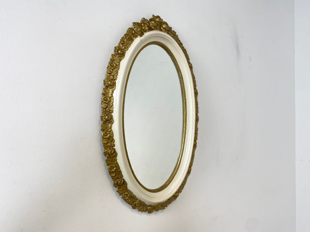 WMK I Versand möglich I Wunderschöner ovaler 70er Jahre Spiegel im Barock Stil mit weiß goldenem Kunststoff Spiegelrahmen I Wandspiegel Mirror Flurspiegel Rokoko Vintage I Berlin Mainz Regensburg Ulm