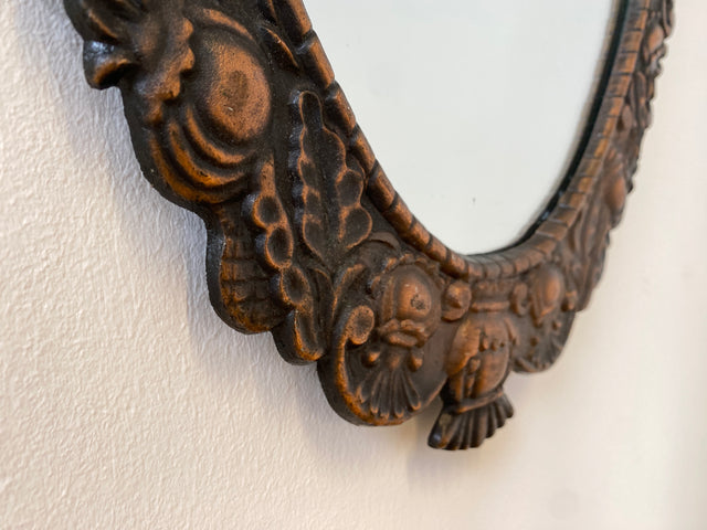 WMK I Wunderschöner ovaler 70x43cm Wandspiegel aus 1982 in reichverziertem Rahmen, ein Vintage Original aus der UdSSR I Spiegel Mirror Garderobe Flur Retro I Versand möglich I Berlin Dresden Frankfurt