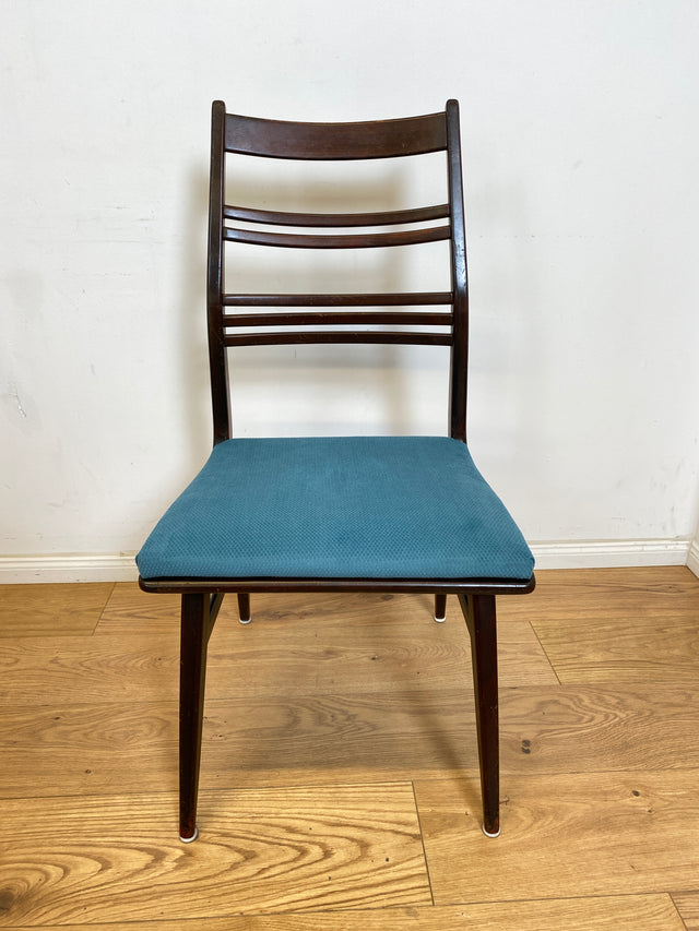 WMK Set aus 4 besonders schönen und sehr gut erhaltenen Mid-Century Esszimmerstühlen mit neuem petrol blauem Bezug # Stühle Küchenstühle Holzstühle Strebenstühle Dinining Chairs Vintage 60er Retro