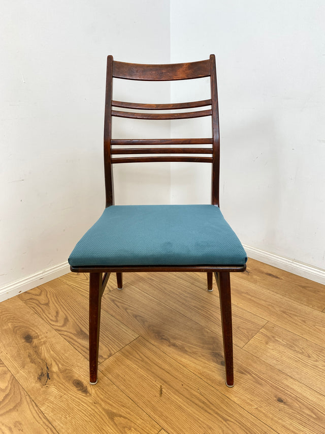 WMK Set aus 4 besonders schönen und sehr gut erhaltenen Mid-Century Esszimmerstühlen mit neuem petrol blauem Bezug # Stühle Küchenstühle Holzstühle Strebenstühle Dinining Chairs Vintage 60er Retro