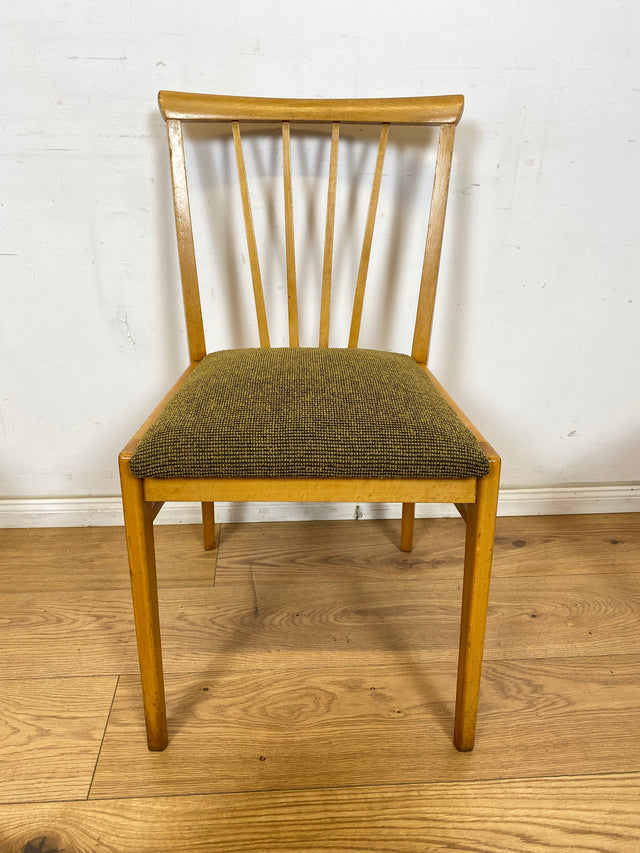 WMK Set aus 4 formschönen, bequemen und gut erhaltenen hellen 50er Jahre Sprossenstühle mit grünem Originalbezug # Stühle Küchenstühle Esszimmerstühle Holzstühle Dining Chairs Mid-Century Vintage 60er