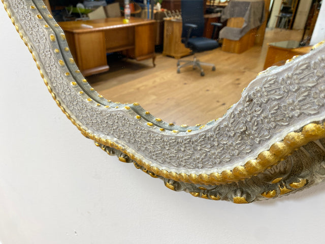 WMK I Besonders schöner runder 60er Jahre Spiegel im antiken Stil mit floralem gold-weißem Rahmen I Spiegel Garderobe Flur Bad Gilded Mirror Barock Rokoko Shabby Chic Hollywood Regency Vintage Berlin