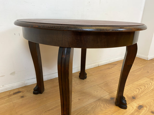 WMK I Sehr schöner runder antiker Salontisch mit handgearbeiteten Cabriole-Beinen mit Löwentatzen I Tisch Couchtisch niedriger Esstisch Chippendale Barock Vintage Berlin Magdeburg Schwerin NRW Bayern
