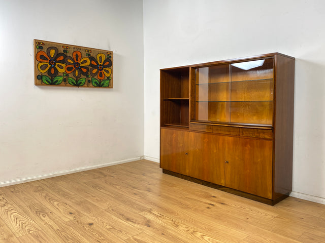 WMK Hochwertiger und gut erhaltener tschechischer 50er Jahre Wohnzimmerschrank aus vollem Holz mit Vitrine und Regalfach # Schrank Vitrinenschrank Sideboard Geschirrschrank Mid-Century Vintage 60er