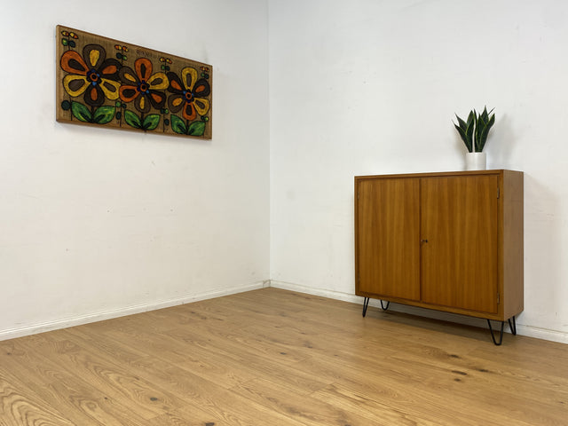 WMK Stilvoller, geräumiger und gut erhaltener Schrank mit Möbelkorpus aus 1958 auf neuen Hairpin Füßen # Highboard Kommode Wäschekommode Wäscheschrank Sideboard Vintage Mid-Century 50er 60er Upcycling