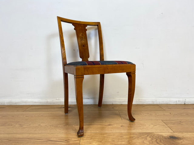 WMK I Eleganter und sehr gut erhaltener schwedischer 50er Jahre Esszimmerstuhl mit feinen Intarsien und stimmigen Sitzbezug # Stuhl Holzstuhl Küchenstuhl Dining Chair Vintage Berlin Augsburg Magdeburg