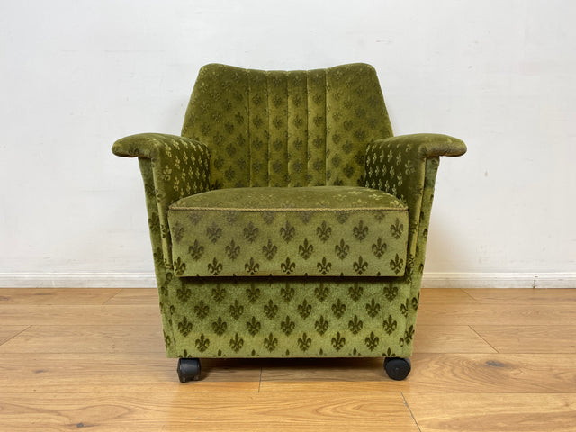 WMK I 1/2 Formschöner & sehr gemütlicher 70er Jahre Sessel auf Rollen mit samtartigem grünem Originalbezug I Cocktailsessel Armchair Lesesessel Stuhl Vintage Retro Berlin Heidelberg Hannover Würzburg