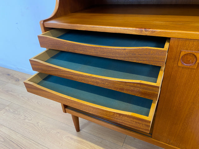 WMK # Hochwertige skandinavische Mid-Century Designer Vitrine von Brouer Møbelfabrik aus massivem Teakholz # Regal Bücherschrank Bücherregal Sideboard Highboard Glass Cabinet Danish Design Vintage