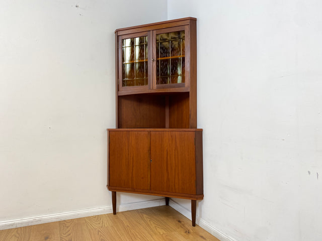 WMK I Stilvolle skandinavische Mid-Century Eckvitrine in Teakholz I Eckschrank Eckkommode Highboard Schrank Kommode Bücherschrank Eckregal Geschirrschrank Danish Design Vintage Teak Bayern NRW Bremen