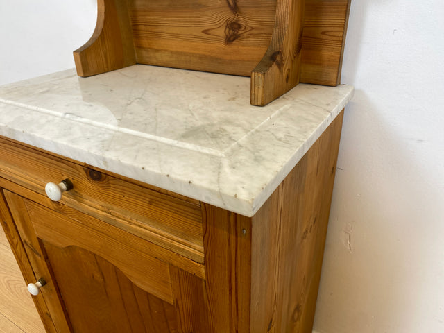 WMK # Sehr schöne und gut erhaltene skandinavische antike Kommode aus vollem Holz mit Aufsatz & Marmor Auflage # Schrank Waschtisch Weichholzkommode Marmorkommode Flurkommode Jugendstil Vintage Berlin