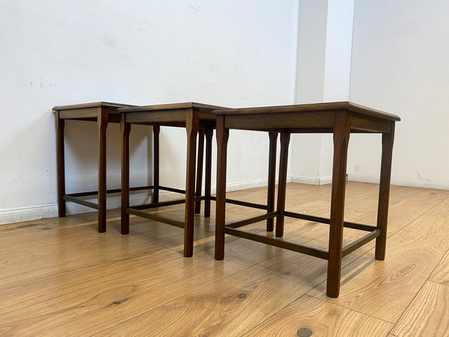 WMK I Stilvoller skandinavischer 3-in-1 Satztisch aus Eichenholz mit kunstvollen Fliesen I Couchtisch Wohnzimmertisch Fliesentisch Beistelltisch Danish Design Mid-Century Vintage Berlin Zossen München