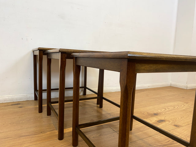 WMK I Stilvoller skandinavischer 3-in-1 Satztisch aus Eichenholz mit kunstvollen Fliesen I Couchtisch Wohnzimmertisch Fliesentisch Beistelltisch Danish Design Mid-Century Vintage Berlin Zossen München