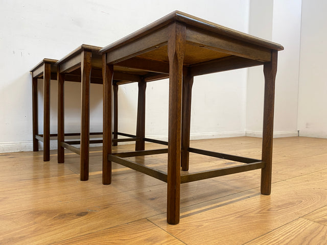 WMK I Stilvoller skandinavischer 3-in-1 Satztisch aus Eichenholz mit kunstvollen Fliesen I Couchtisch Wohnzimmertisch Fliesentisch Beistelltisch Danish Design Mid-Century Vintage Berlin Zossen München