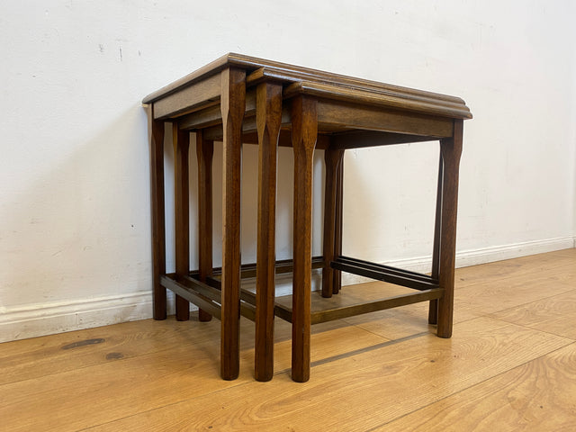 WMK I Stilvoller skandinavischer 3-in-1 Satztisch aus Eichenholz mit kunstvollen Fliesen I Couchtisch Wohnzimmertisch Fliesentisch Beistelltisch Danish Design Mid-Century Vintage Berlin Zossen München