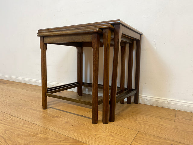 WMK I Stilvoller skandinavischer 3-in-1 Satztisch aus Eichenholz mit kunstvollen Fliesen I Couchtisch Wohnzimmertisch Fliesentisch Beistelltisch Danish Design Mid-Century Vintage Berlin Zossen München