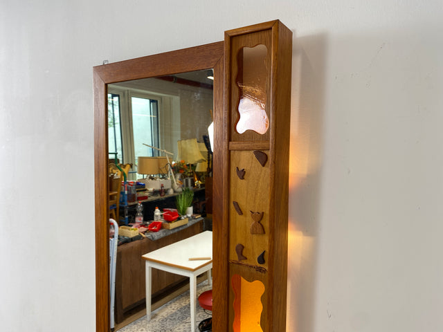 WMK I Einzigartiger skandinavischer 60er Jahre Wandspiegel aus Teakholz mit stimmungsvoller Beleuchtung I Spiegel Flurspiegel Garderobe Danish Design Vintage Mid-Century Teak Berlin Hamburg Frankfurt