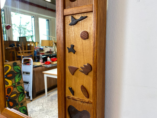 WMK I Einzigartiger skandinavischer 60er Jahre Wandspiegel aus Teakholz mit stimmungsvoller Beleuchtung I Spiegel Flurspiegel Garderobe Danish Design Vintage Mid-Century Teak Berlin Hamburg Frankfurt