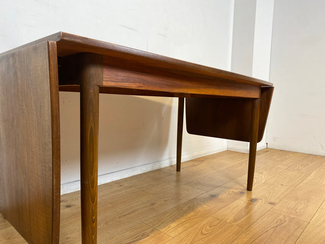 WMK I Eleganter skandinavischer Drop Leaf Esszimmertisch in Nussbaum mit hochklappbaren Erweiterungen I Esstisch Holztisch Tisch Küchentisch Dining Table Vintage 50er 60er Berlin Heidelberg München