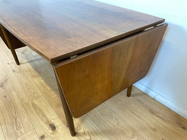 WMK I Eleganter skandinavischer Drop Leaf Esszimmertisch in Nussbaum mit hochklappbaren Erweiterungen I Esstisch Holztisch Tisch Küchentisch Dining Table Vintage 50er 60er Berlin Heidelberg München