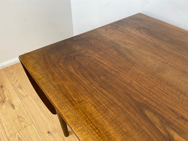 WMK I Eleganter skandinavischer Drop Leaf Esszimmertisch in Nussbaum mit hochklappbaren Erweiterungen I Esstisch Holztisch Tisch Küchentisch Dining Table Vintage 50er 60er Berlin Heidelberg München