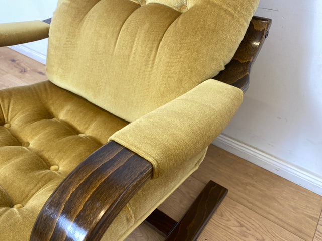 WMK 1/3 Formschöner, äußerst bequemer & sehr gut erhaltener skandinavischer Freisschwinger mit gestepptem Samtbezug # Sessel Lesesessel Relaxsessel Easy Chair Fernsehsessel Samt Vintage 70er Retro