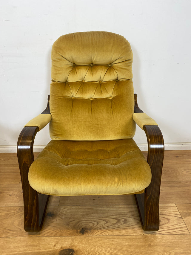 WMK 1/3 Formschöner, äußerst bequemer & sehr gut erhaltener skandinavischer Freisschwinger mit gestepptem Samtbezug # Sessel Lesesessel Relaxsessel Easy Chair Fernsehsessel Samt Vintage 70er Retro